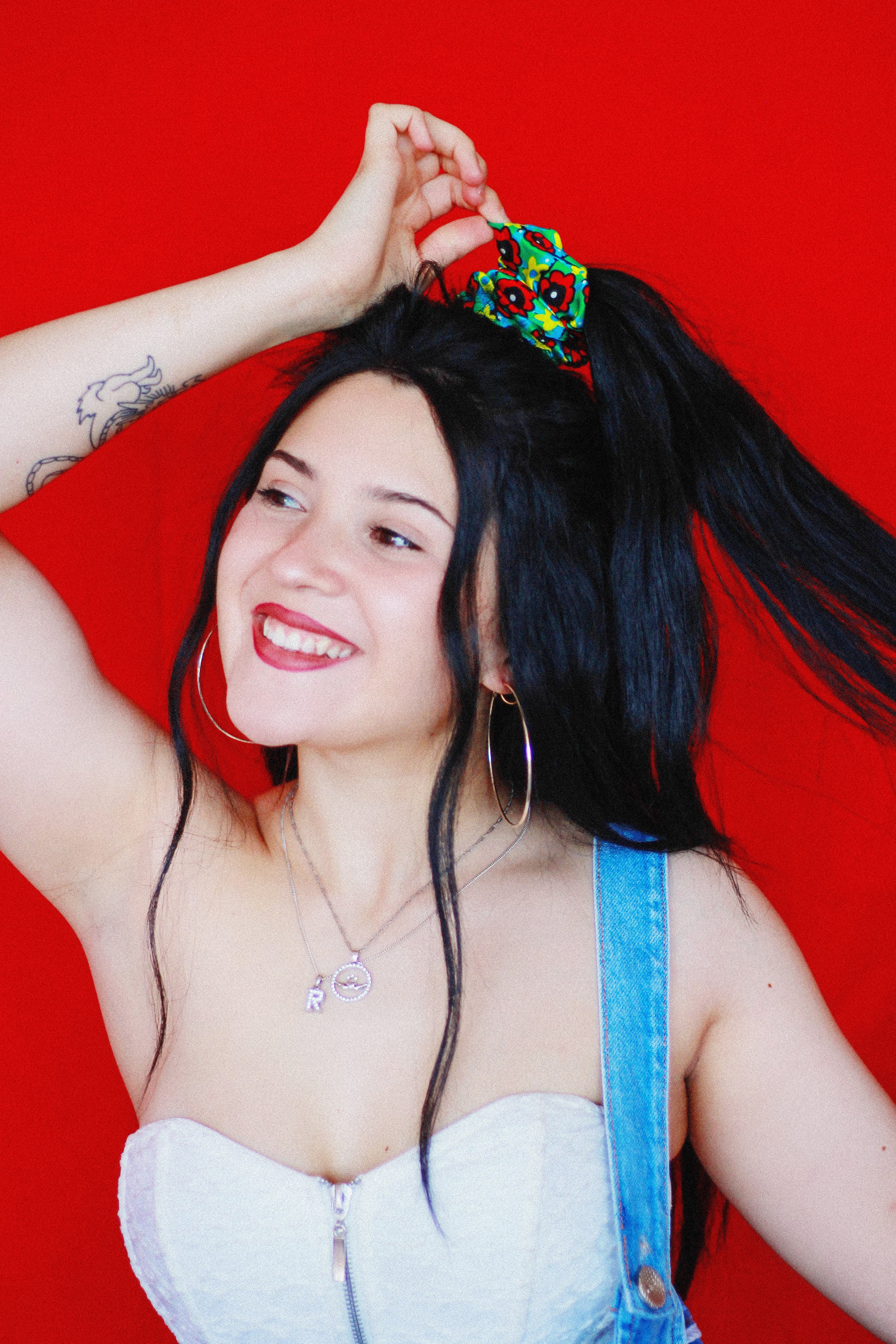DOLLY DAGGER Silk Scrunchie