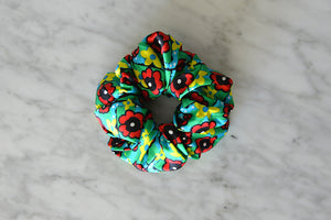 DOLLY DAGGER Silk Scrunchie