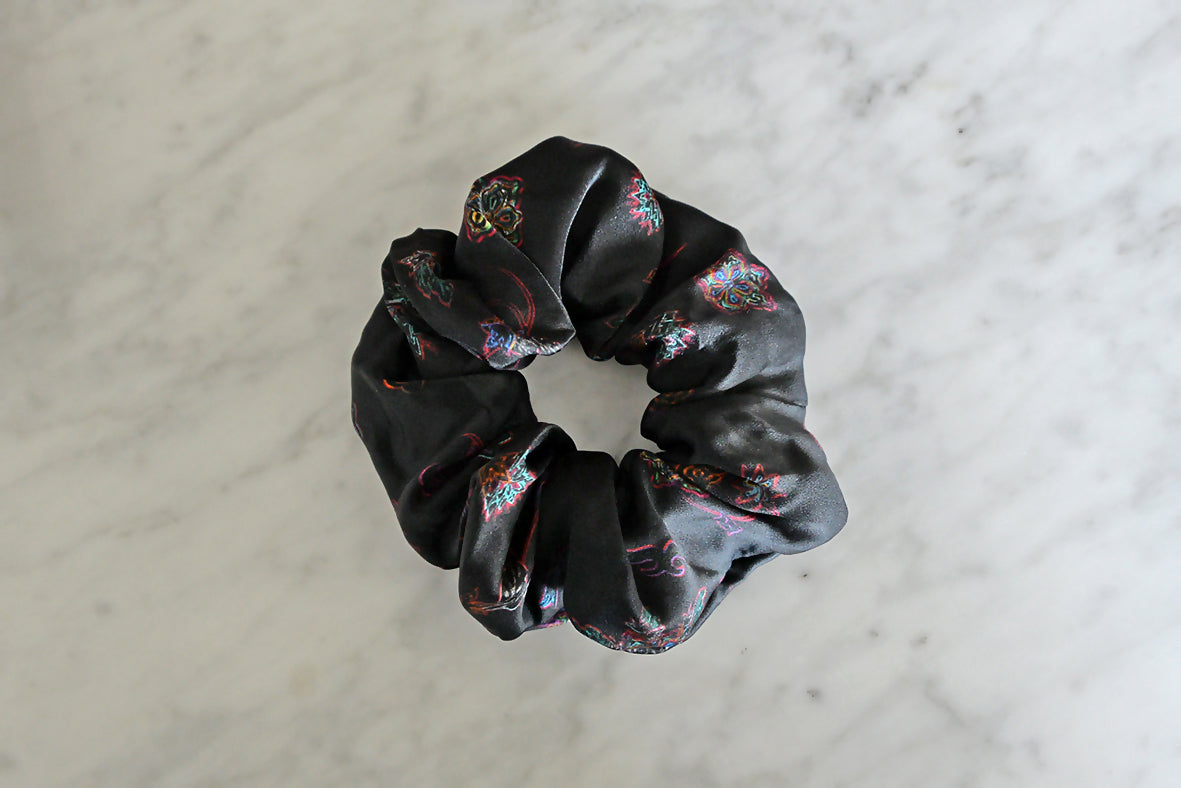 IZABELLA Silk Scrunchie